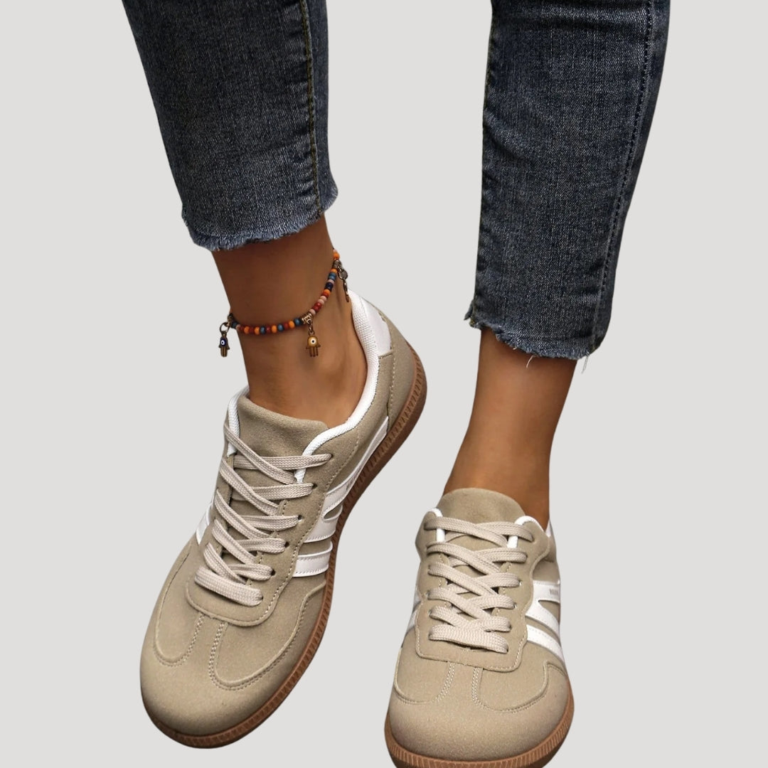 Donna - Sneakers casual stringate - Dettaglio a righe - Scarpe comode per tutti i giorni