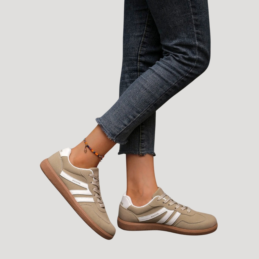 Donna - Sneakers casual stringate - Dettaglio a righe - Scarpe comode per tutti i giorni