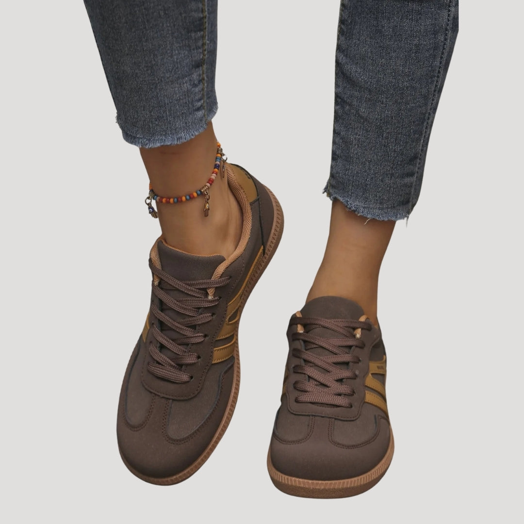 Donna - Sneakers casual stringate - Dettaglio a righe - Scarpe comode per tutti i giorni