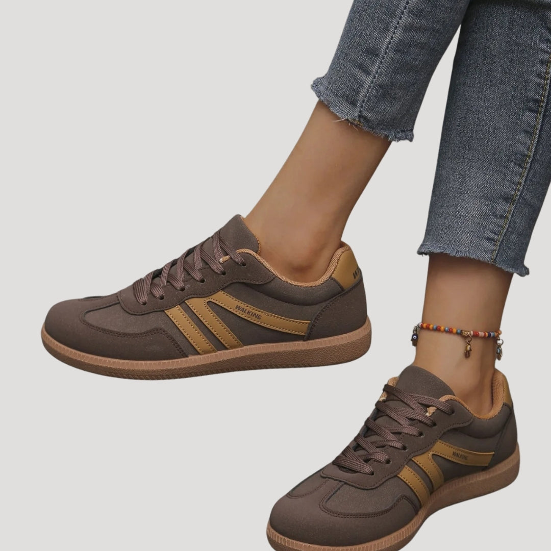 Donna - Sneakers casual stringate - Dettaglio a righe - Scarpe comode per tutti i giorni