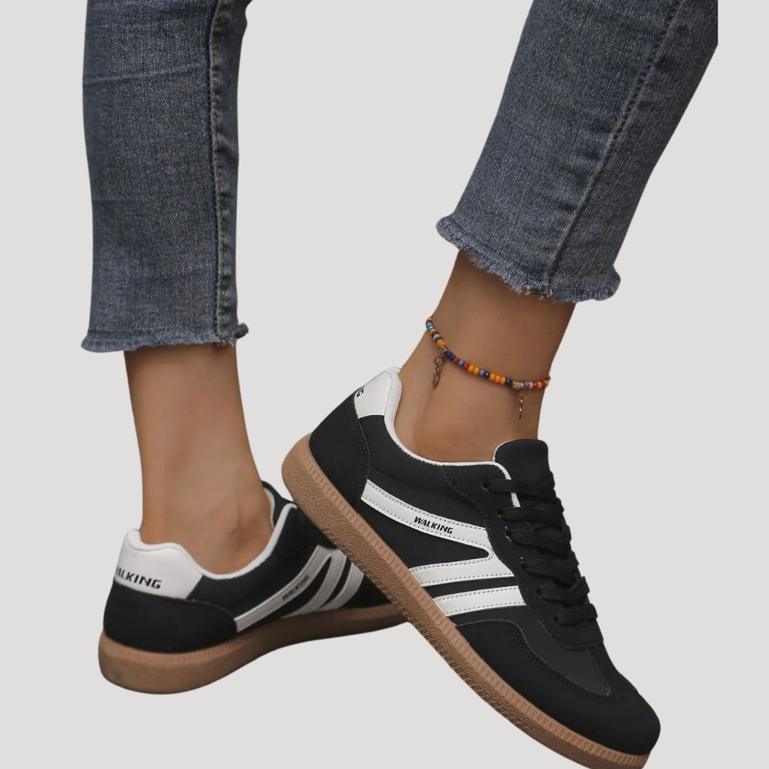 Donna - Sneakers casual stringate - Dettaglio a righe - Scarpe comode per tutti i giorni