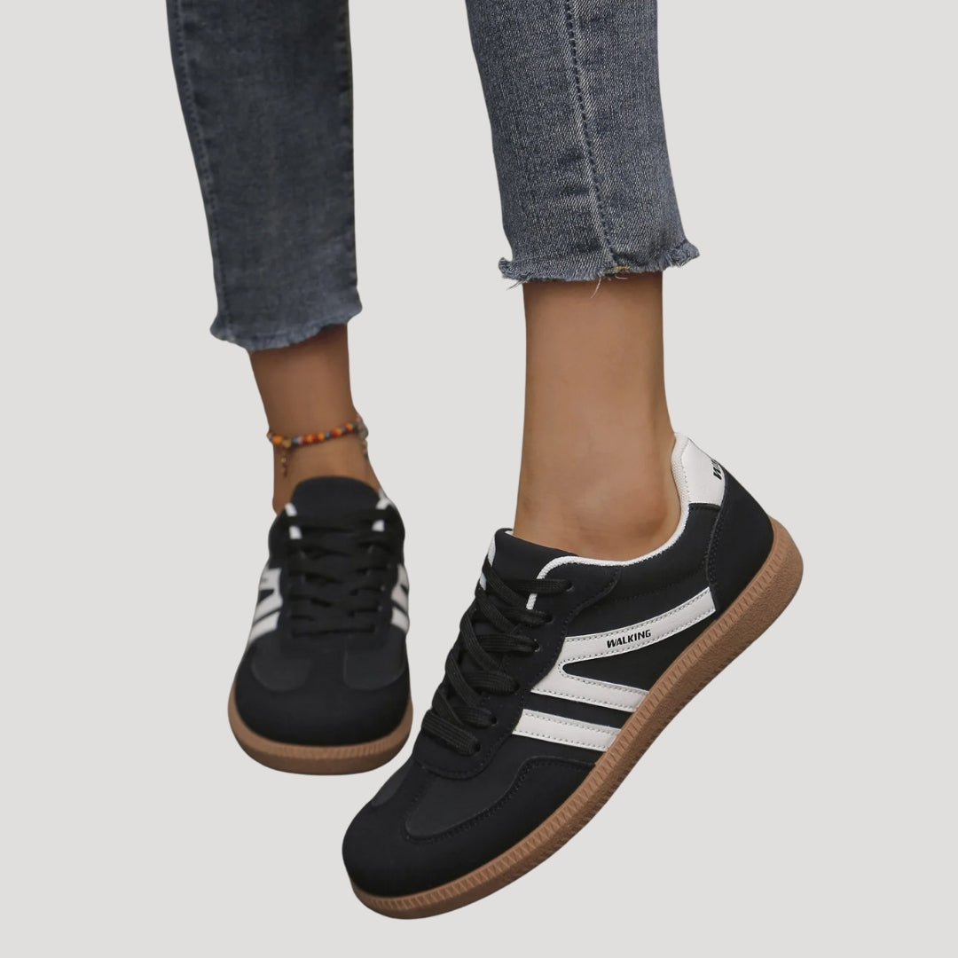 Donna - Sneakers casual stringate - Dettaglio a righe - Scarpe comode per tutti i giorni