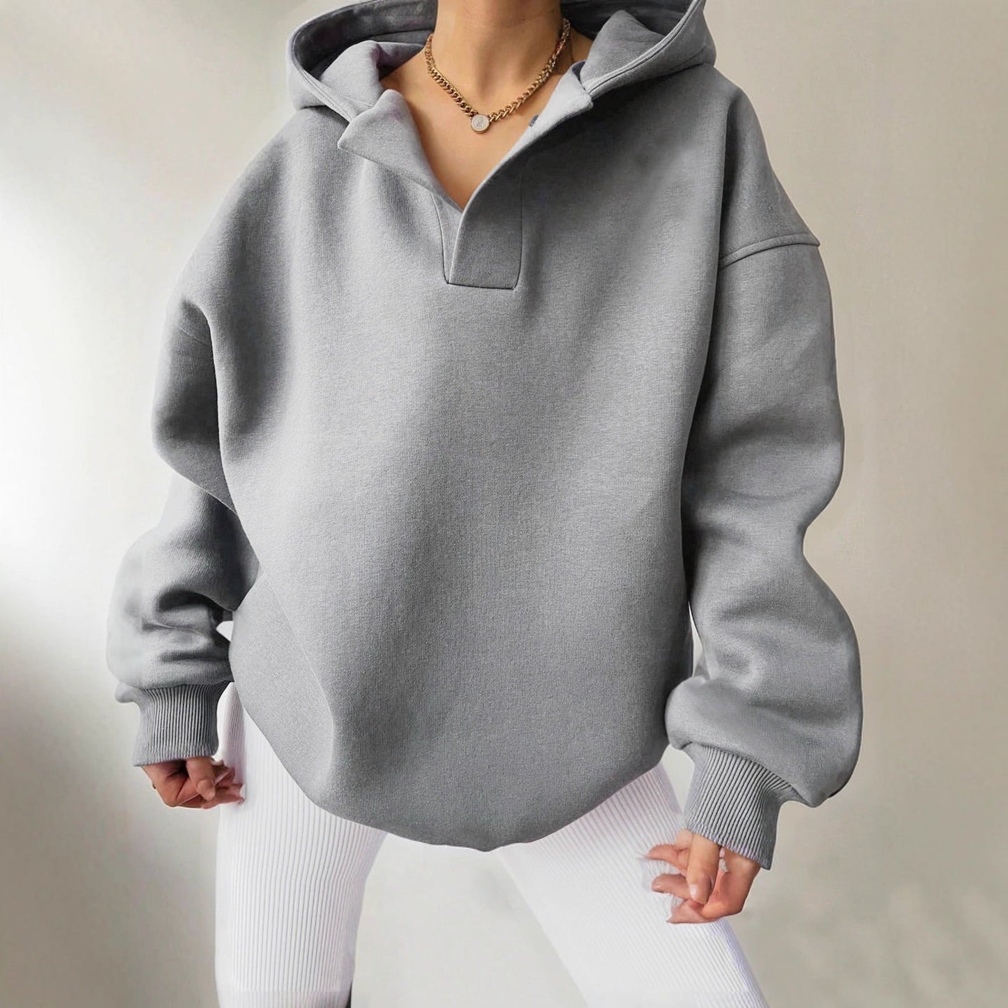 Donna - Maglia oversize con cappuccio e scollo a V