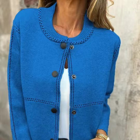 Donna - Cardigan elegante con bottoni - Dettagli della scollatura