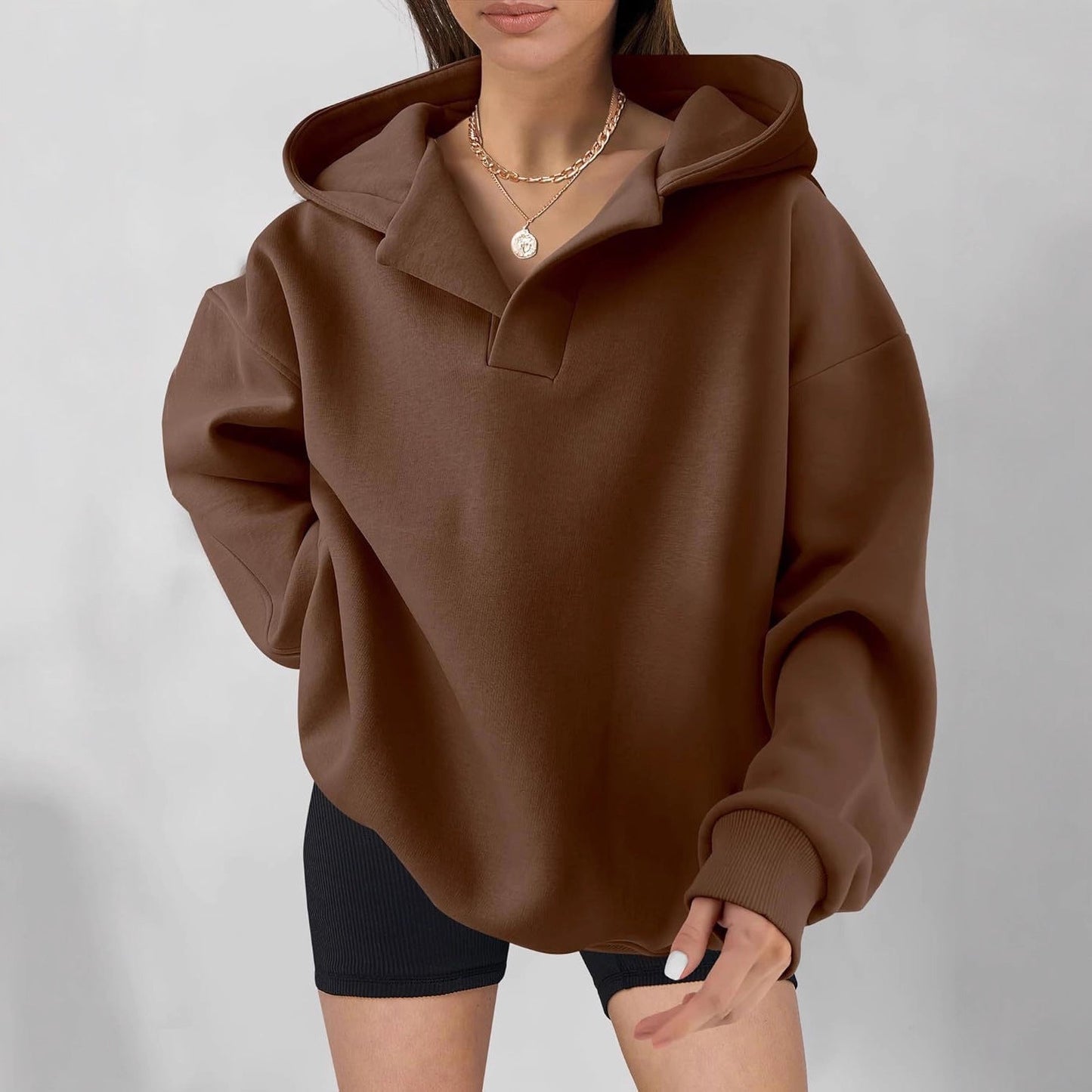 Donna - Maglia oversize con cappuccio e scollo a V