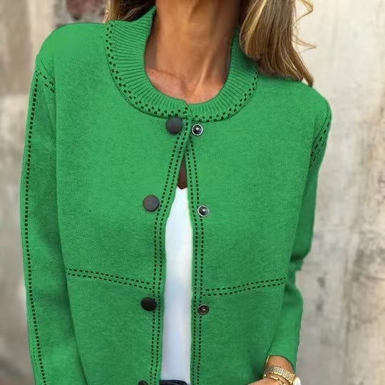 Donna - Cardigan elegante con bottoni - Dettagli della scollatura