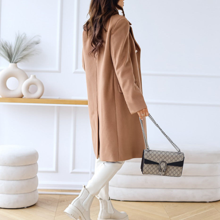 Donna - Cappotto lungo doppiopetto - Stile invernale