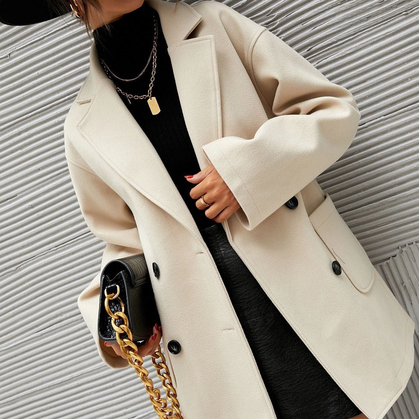 Donna - Cappotto in lana dal taglio rilassato - Doppio petto