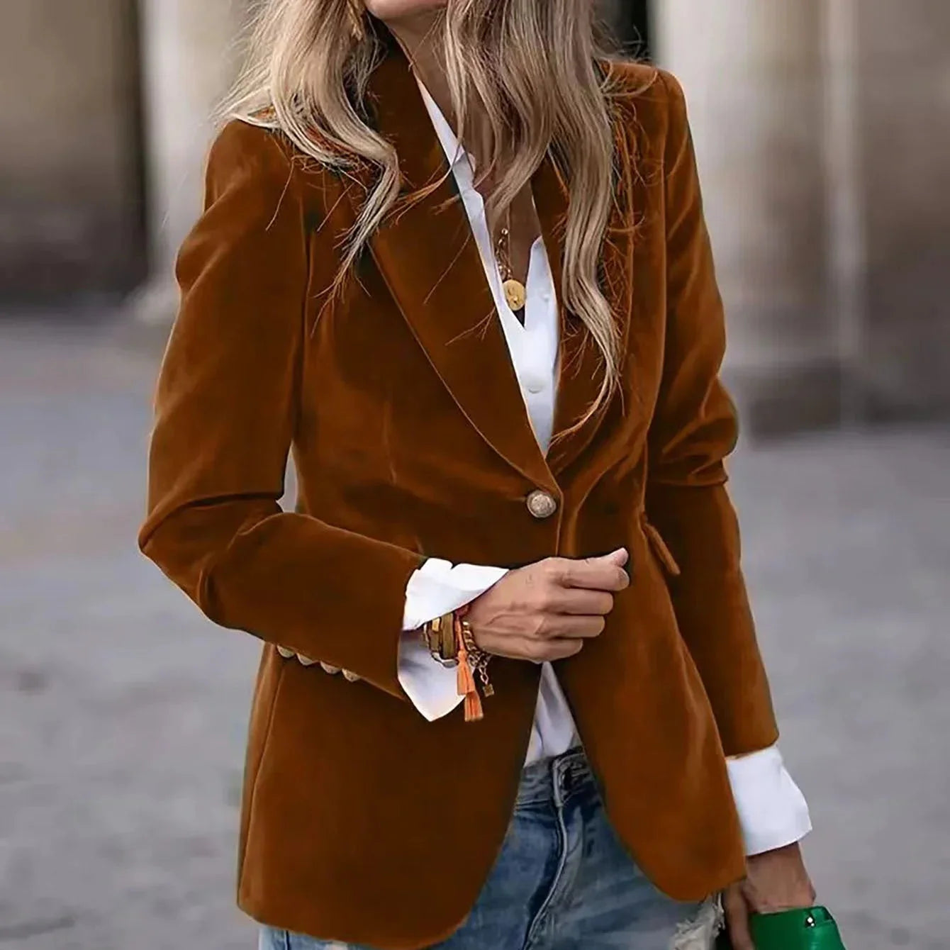 Donna - Blazer in velluto - Dettagli con bottoni dorati