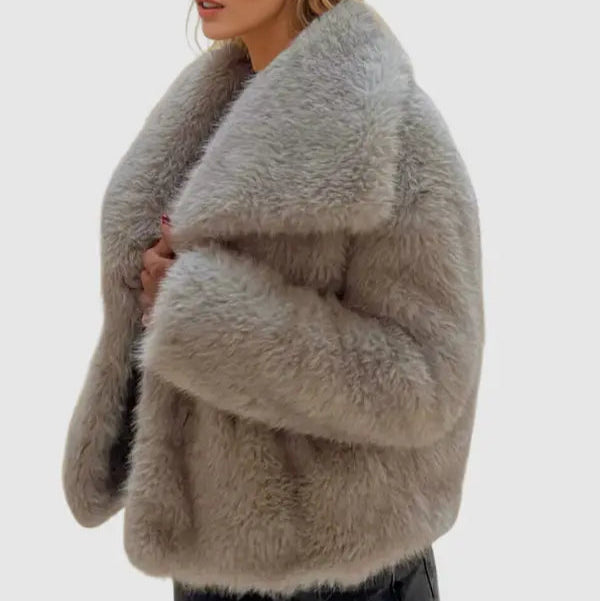 Donna - Giacca elegante in pelliccia sintetica - Stile accogliente